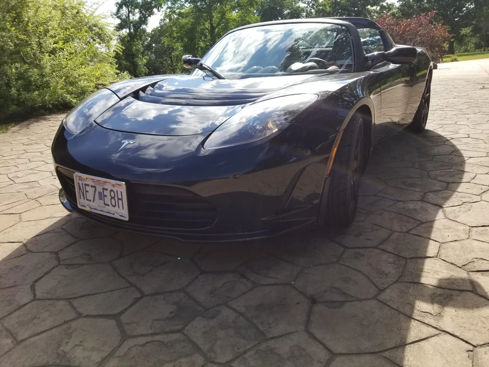 2010 Tesla Roadster - Image 3 of 31