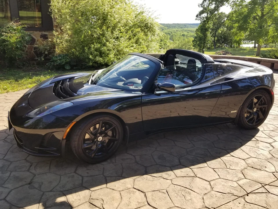 2010 Tesla Roadster - Image 14 of 31