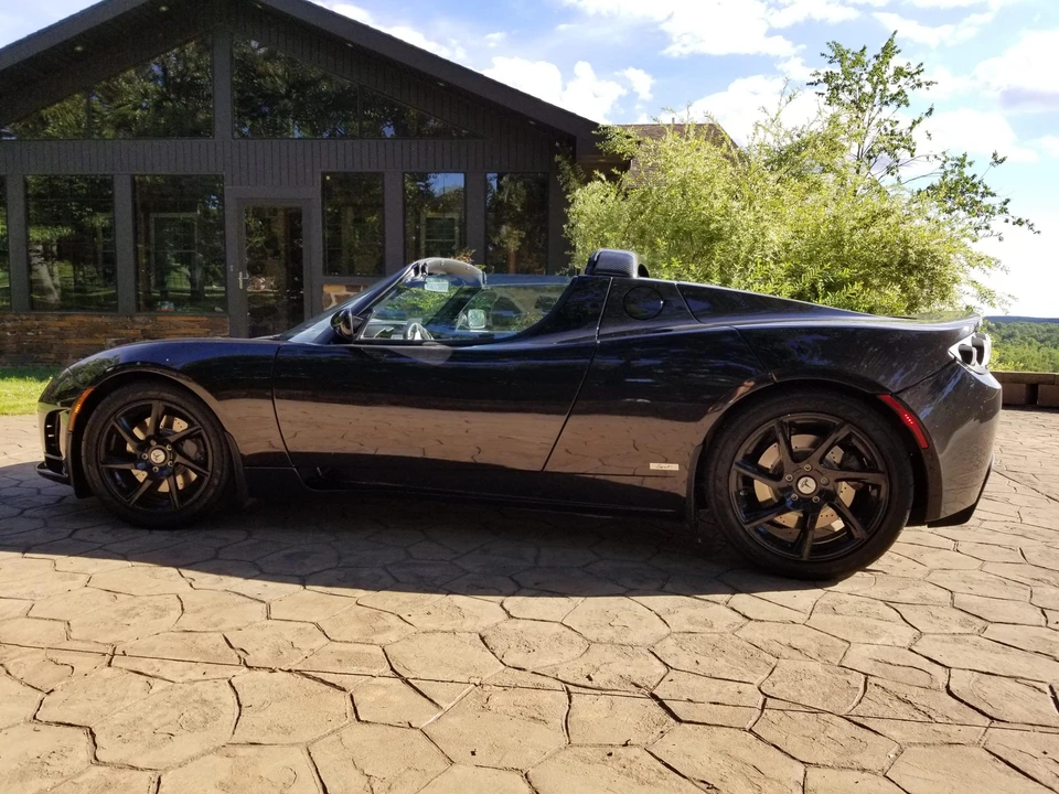 2010 Tesla Roadster - Image 25 of 31