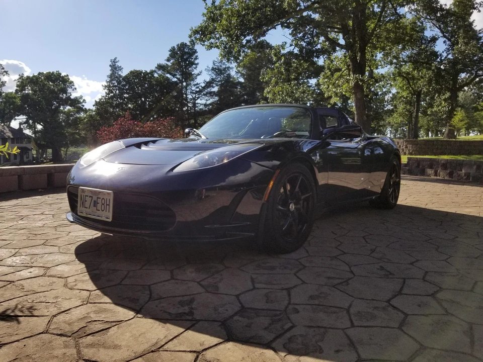 2010 Tesla Roadster - Image 4 of 31