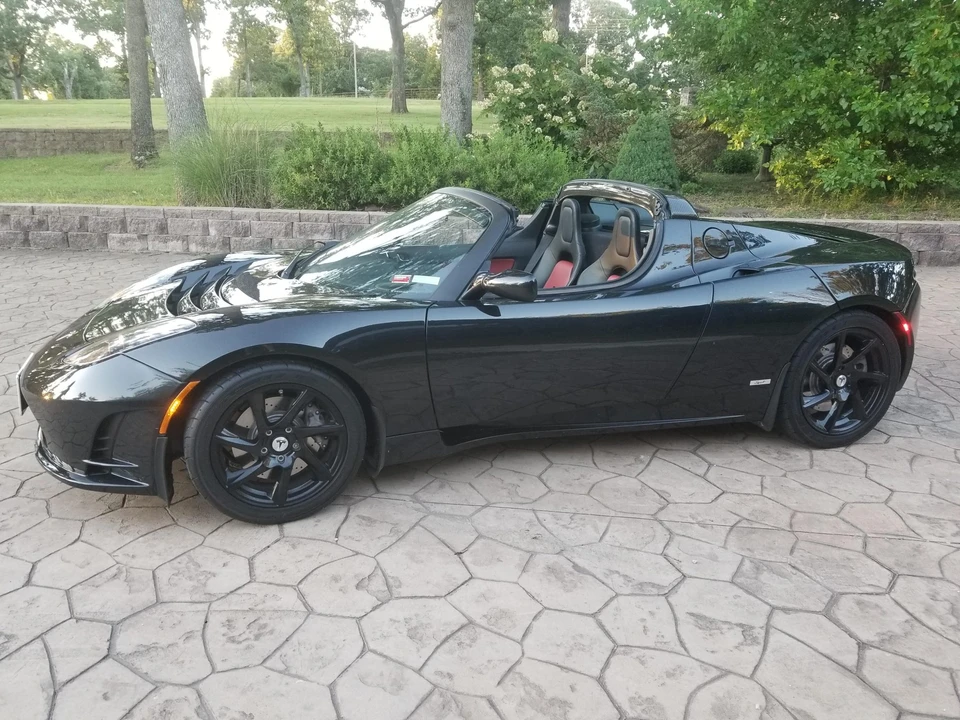 2010 Tesla Roadster - Image 18 of 31