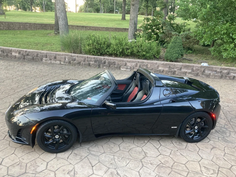 2010 Tesla Roadster - Image 19 of 31
