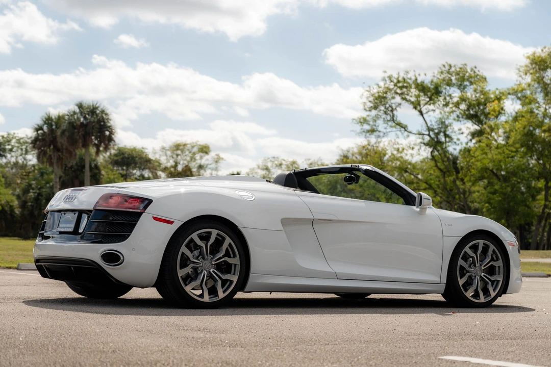 2011 Audi 42 R8 - Image 8 of 31