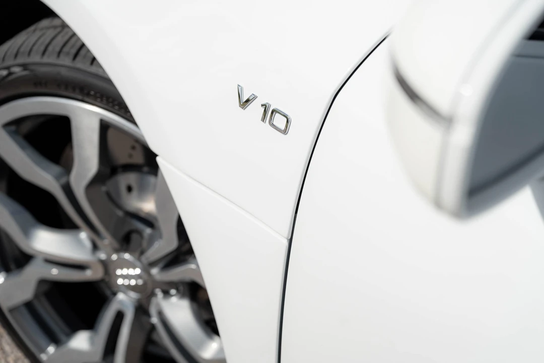 2011 Audi 42 R8 - Image 27 of 31