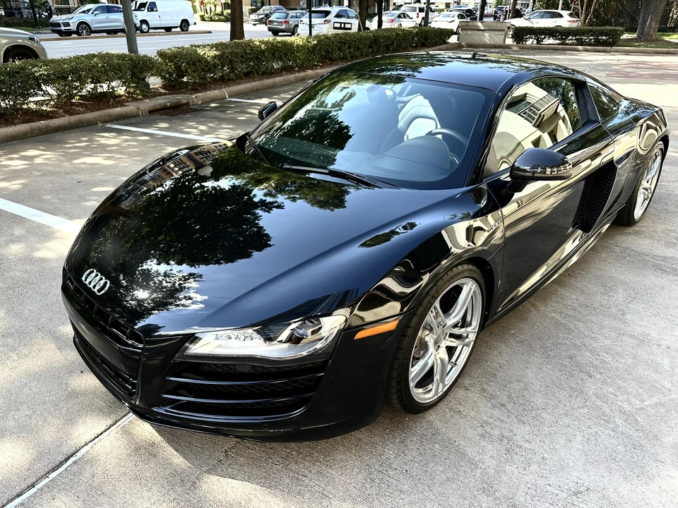 2011 Audi 42 R8 - Image 7 of 31