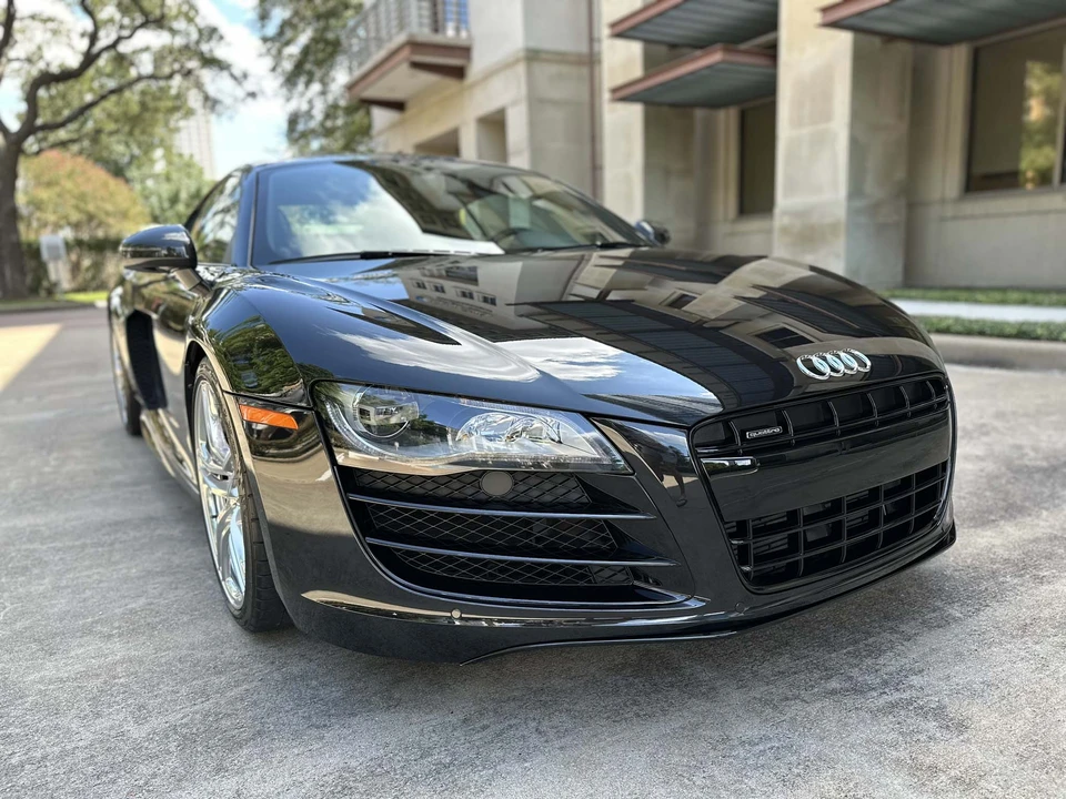 2011 Audi 42 R8 - Image 2 of 31