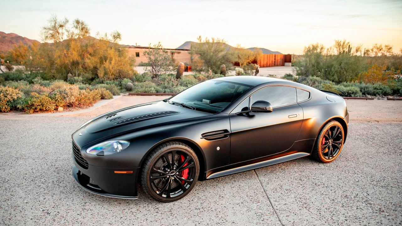 2012 Aston Martin V12 Vantage (2010-2018) - Image 3 of 31