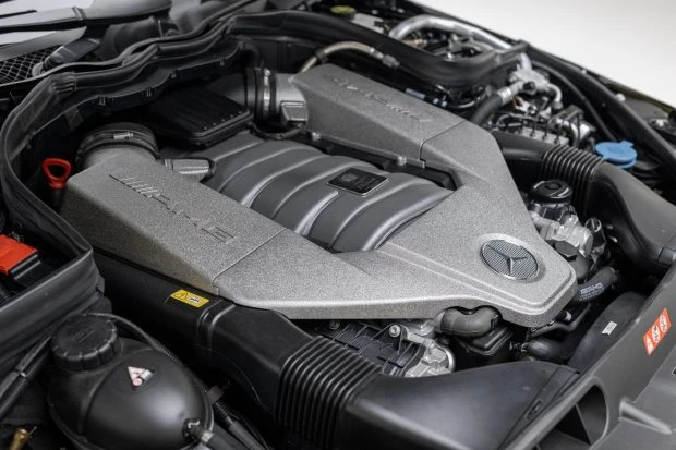 2012 Mercedes-Benz C63 AMG Black Series - Image 6 of 7