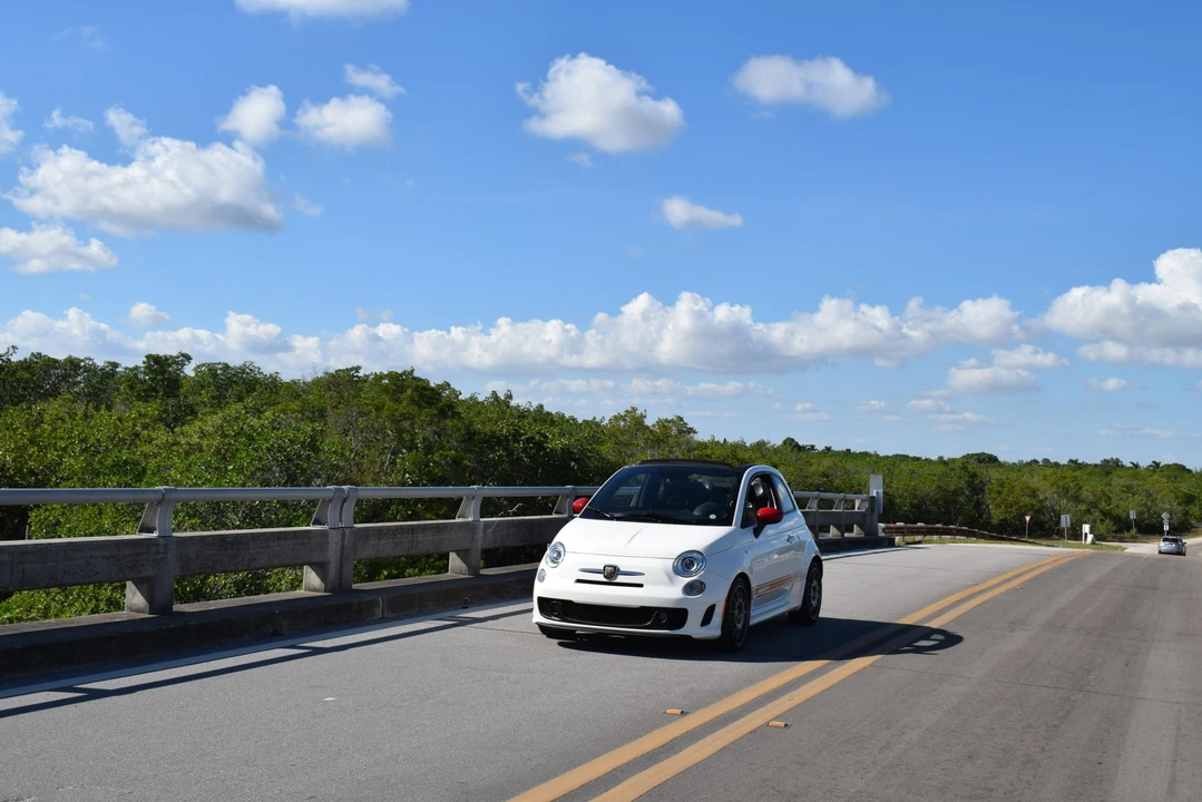 2013 Fiat Abarth 500 - Image 2 of 31