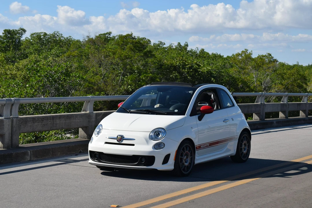 2013 Fiat Abarth 500 - Image 5 of 31