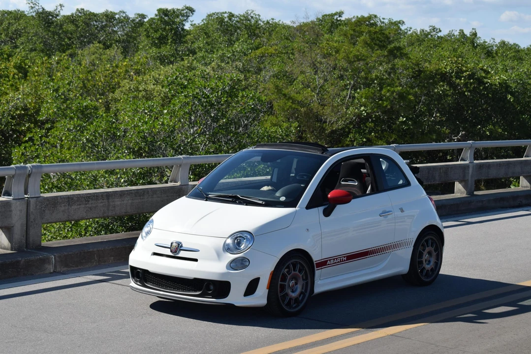 2013 Fiat Abarth 500 - Image 6 of 31