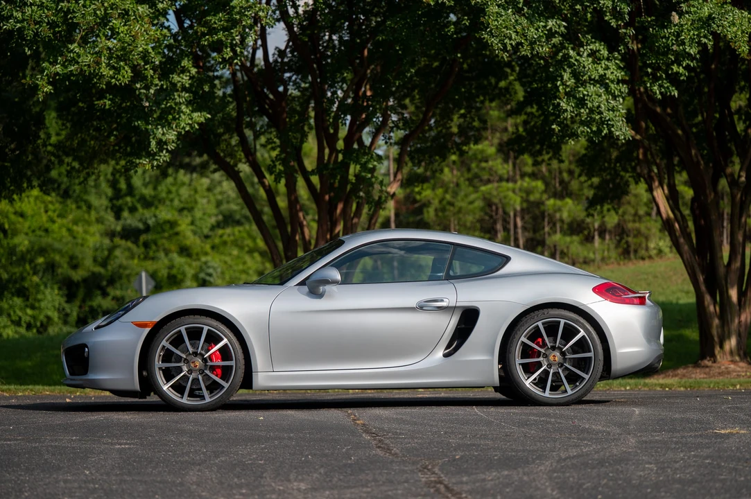 2014 Porsche 981 Cayman - Image 16 of 31