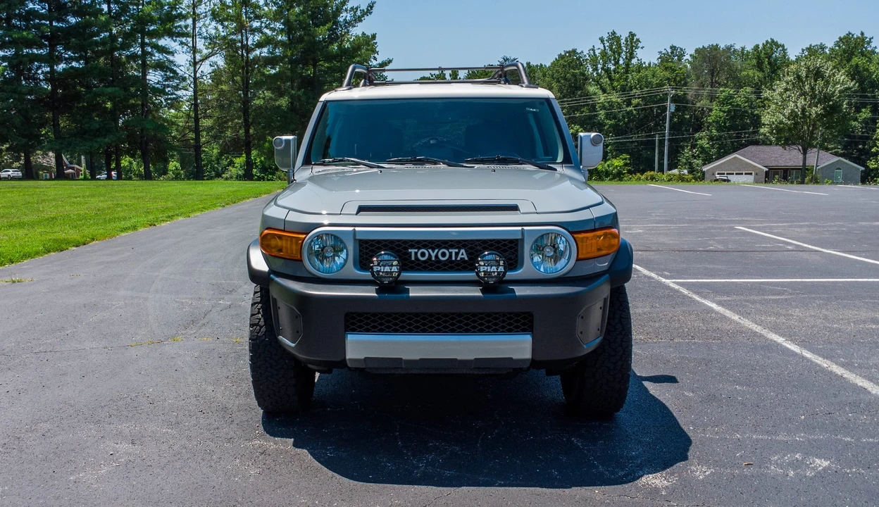 2014 Toyota FJ Cruiser - Image 6 of 31