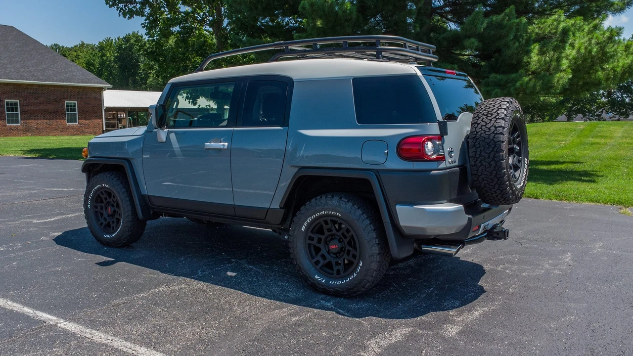 2014 Toyota FJ Cruiser - Image 15 of 31
