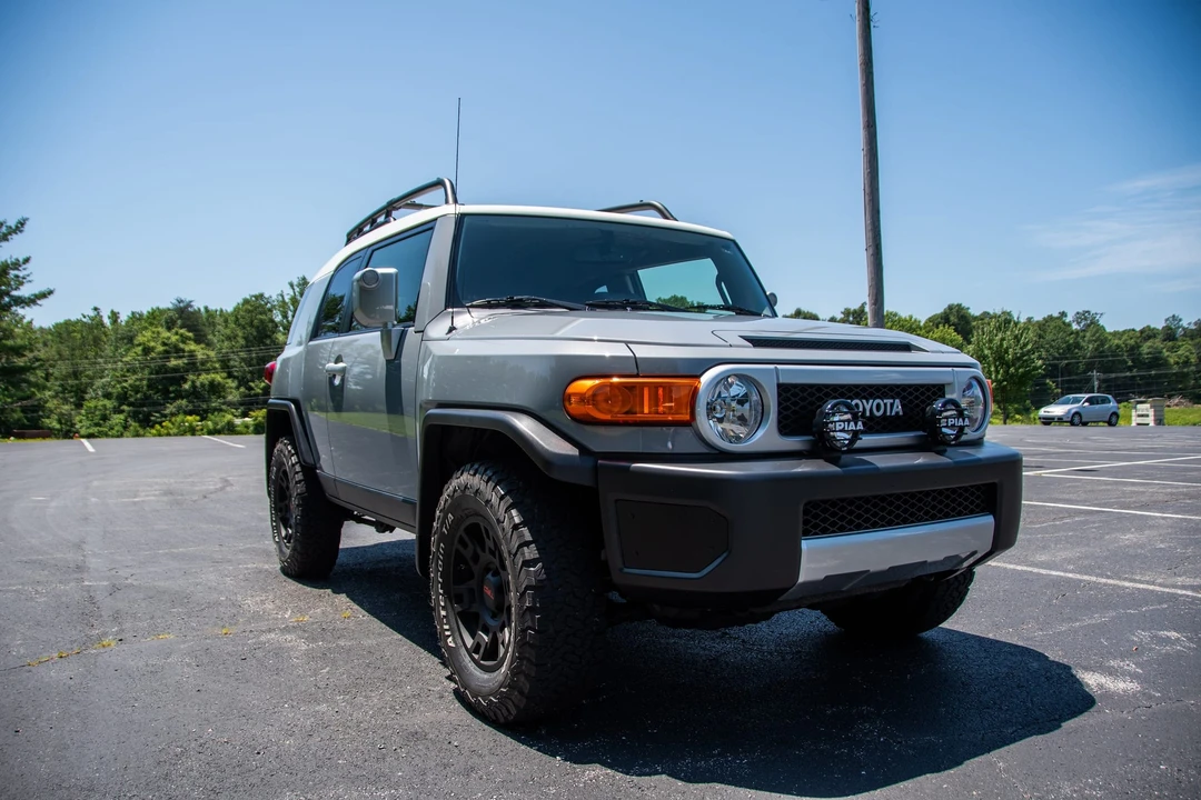 2014 Toyota FJ Cruiser - Image 7 of 31