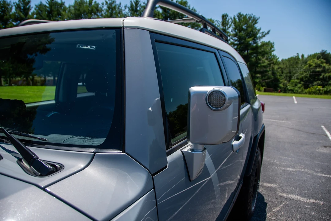 2014 Toyota FJ Cruiser - Image 25 of 31