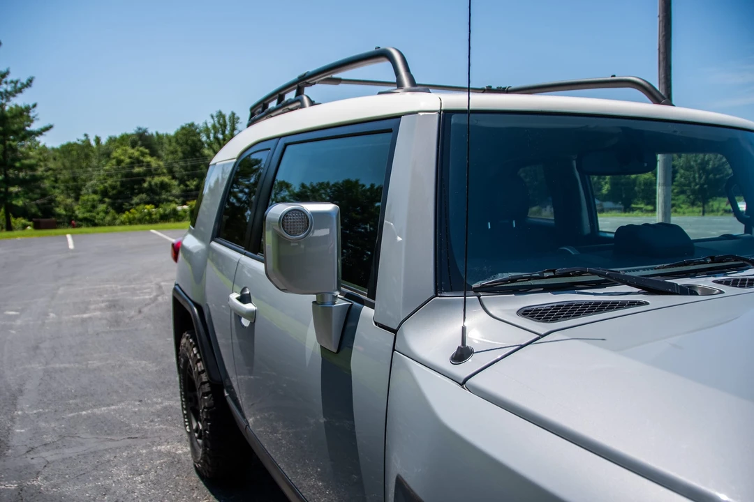 2014 Toyota FJ Cruiser - Image 24 of 31