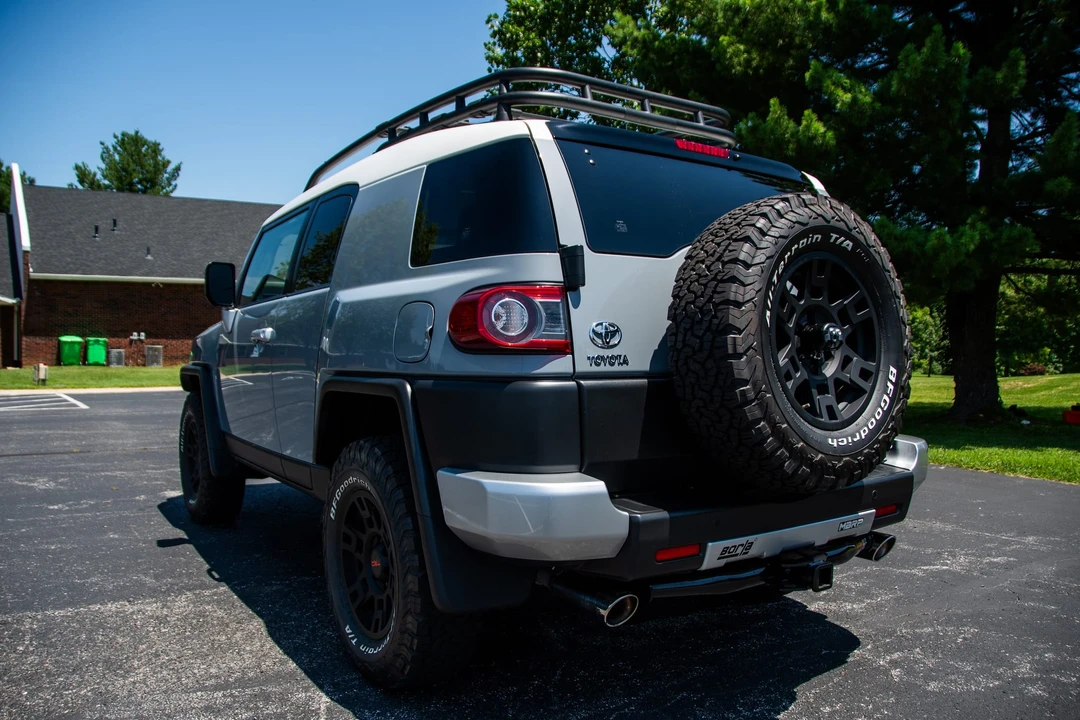 2014 Toyota FJ Cruiser - Image 26 of 31