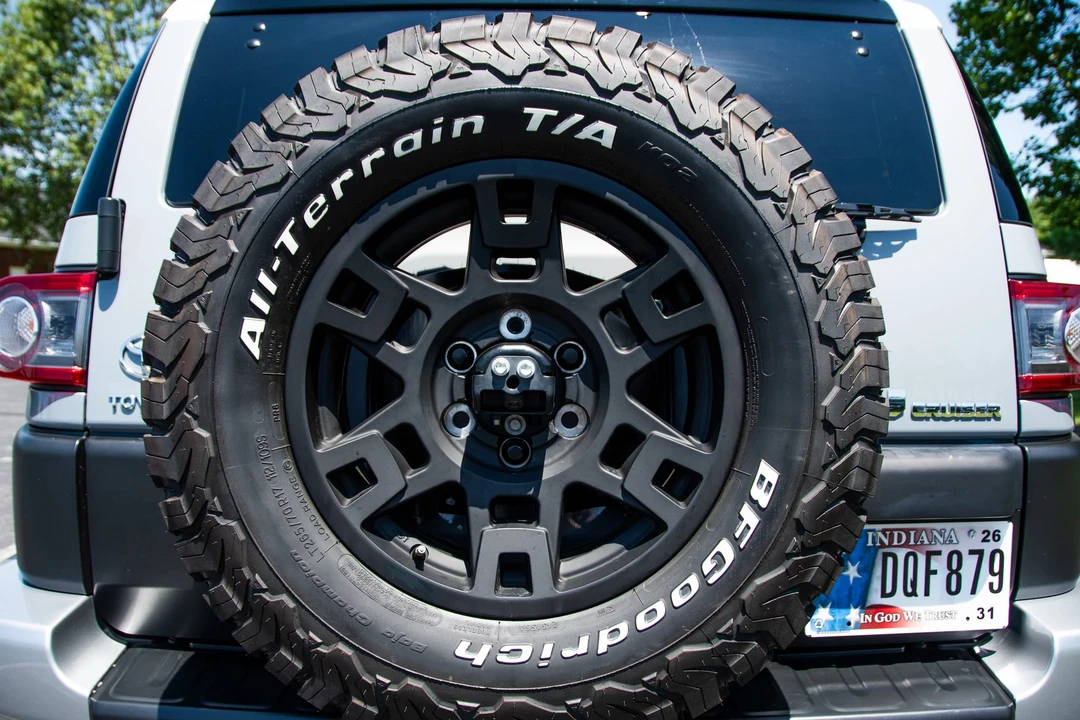 2014 Toyota FJ Cruiser - Image 27 of 31