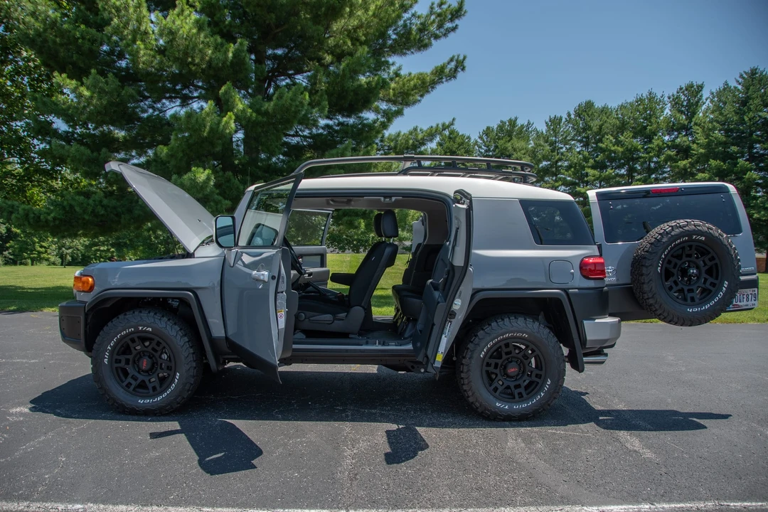 2014 Toyota FJ Cruiser - Image 21 of 31