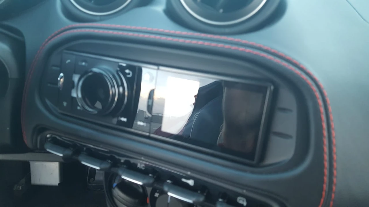 2015 Alfa Romeo 4C Coupe - Image 28 of 31