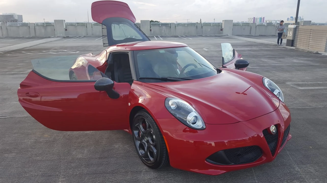 2015 Alfa Romeo 4C Coupe - Image 5 of 31