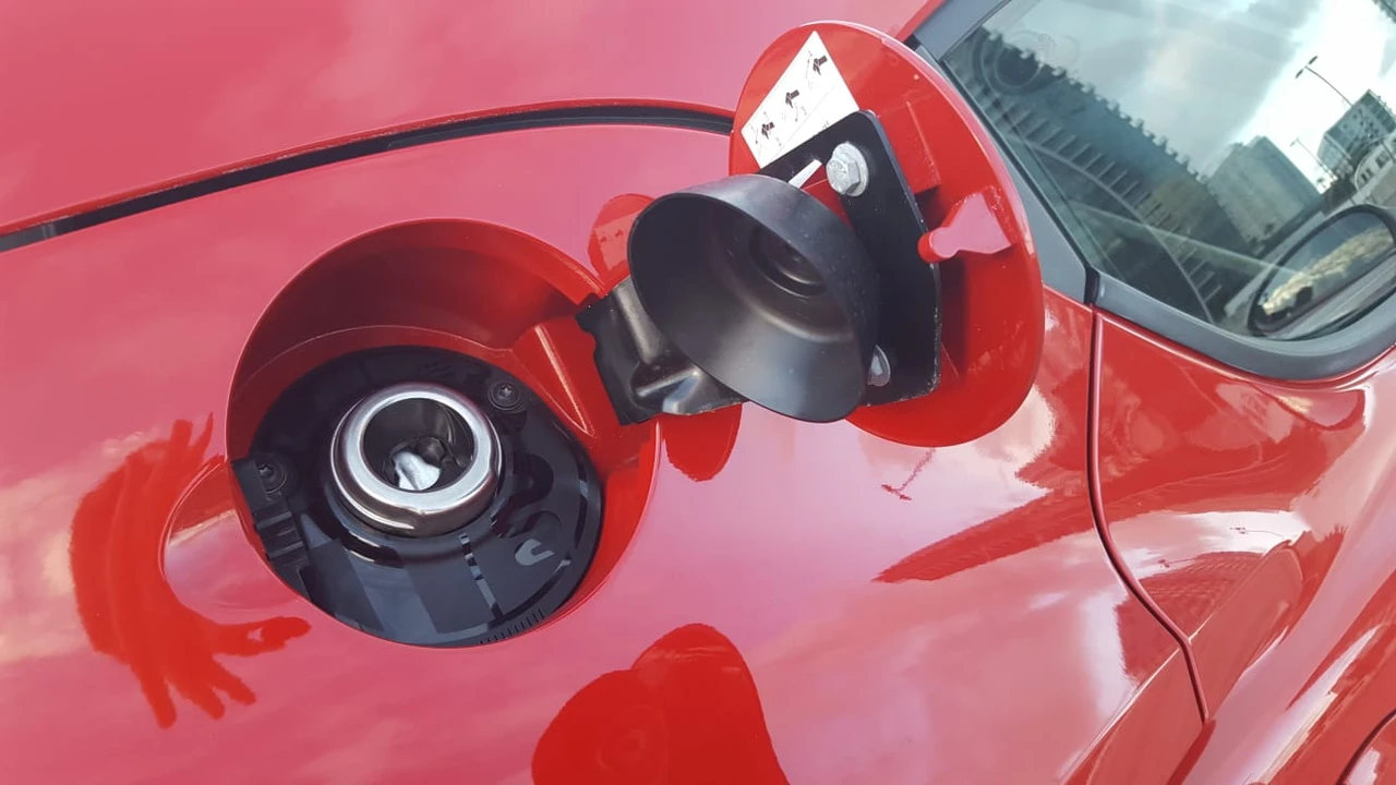 2015 Alfa Romeo 4C Coupe - Image 18 of 31