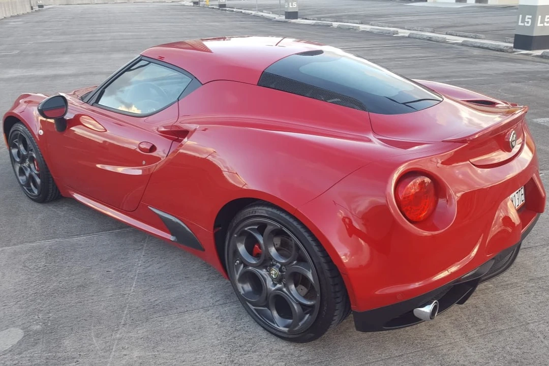 2015 Alfa Romeo 4C Coupe - Image 8 of 31