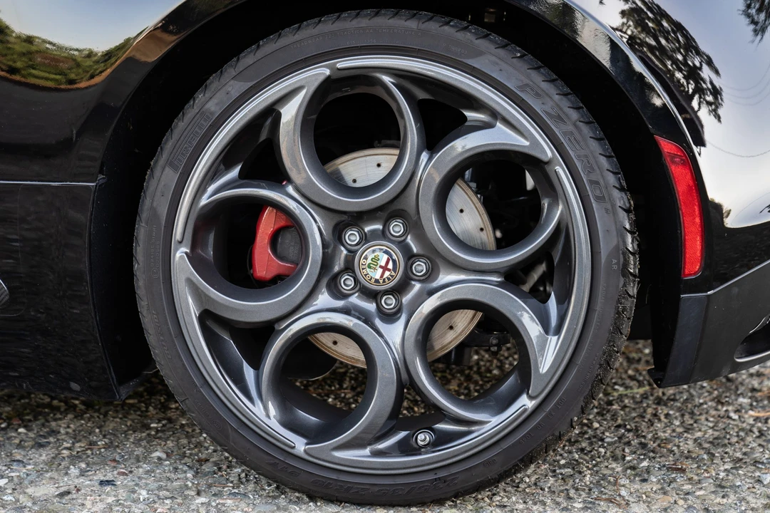 2015 Alfa Romeo 4C Coupe - Image 29 of 31