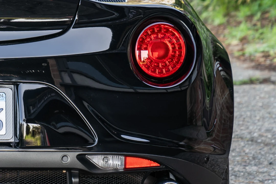 2015 Alfa Romeo 4C Coupe - Image 18 of 31