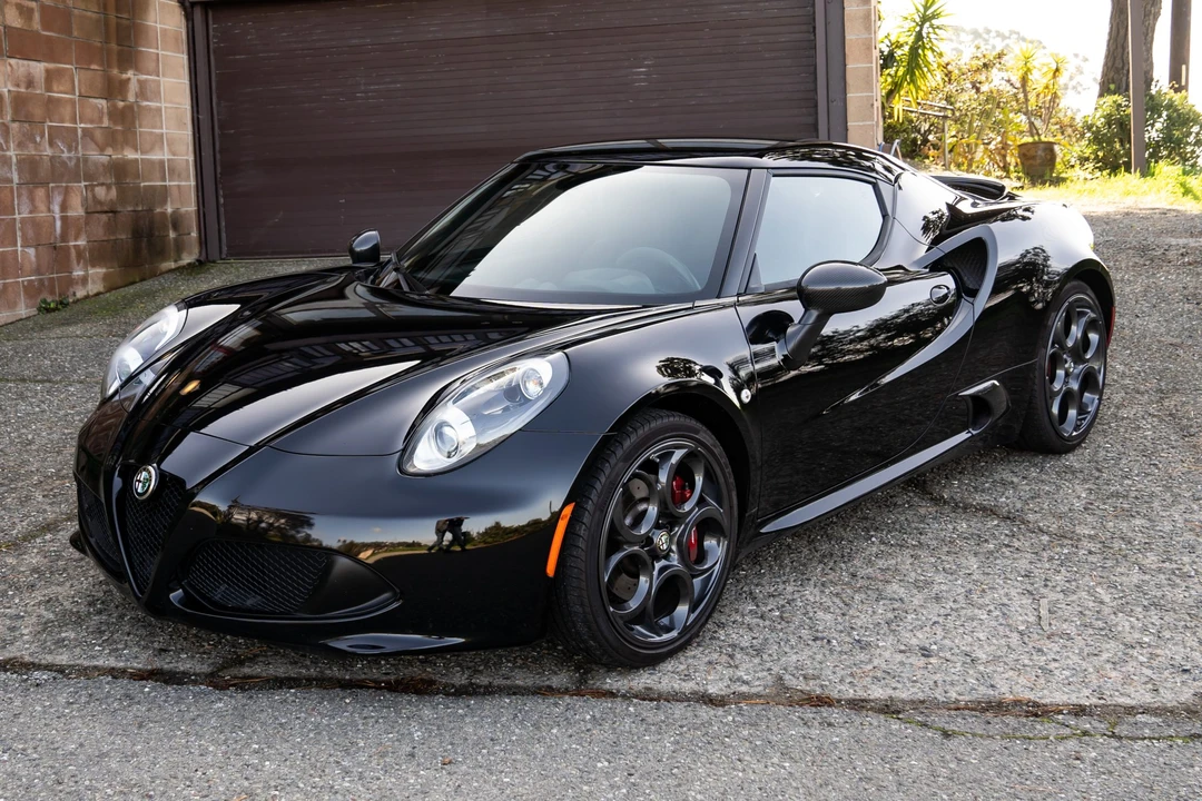 2015 Alfa Romeo 4C Coupe - Image 2 of 31