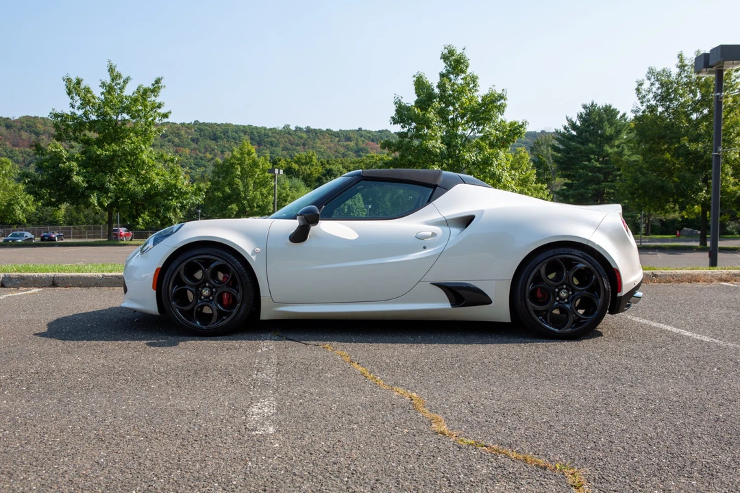 2015 Alfa Romeo 4C Spider - Image 14 of 31