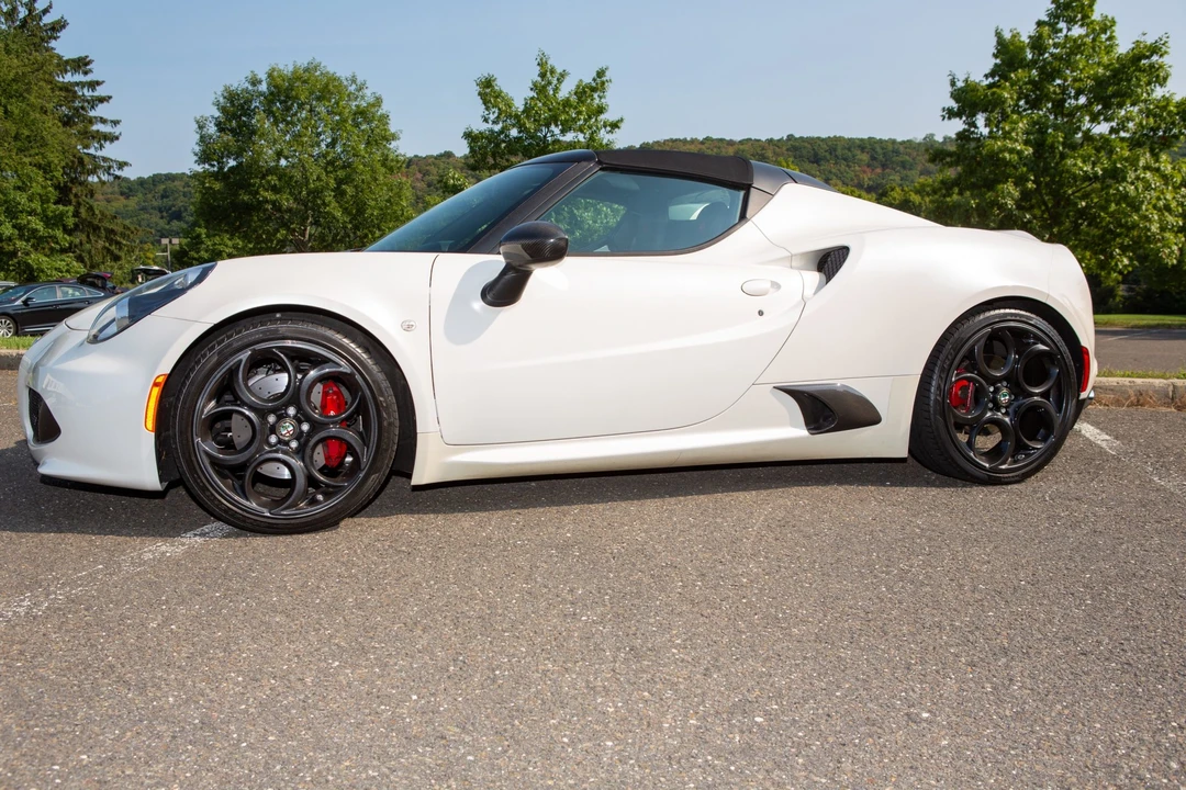 2015 Alfa Romeo 4C Spider - Image 16 of 31