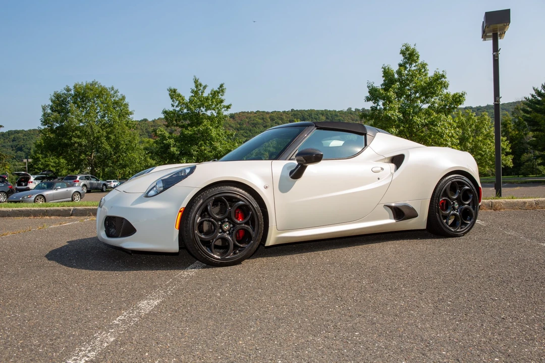 2015 Alfa Romeo 4C Spider - Image 17 of 31