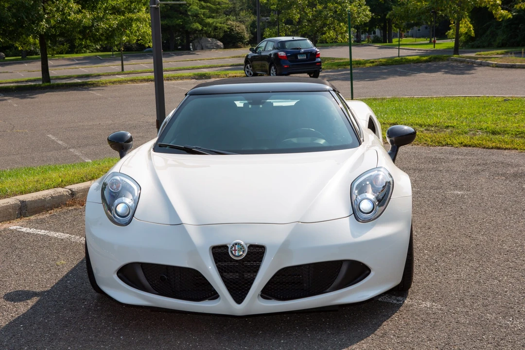 2015 Alfa Romeo 4C Spider - Image 4 of 31