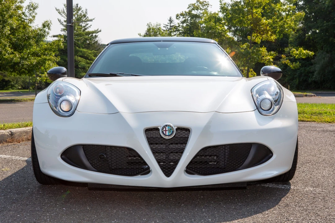 2015 Alfa Romeo 4C Spider - Image 5 of 31