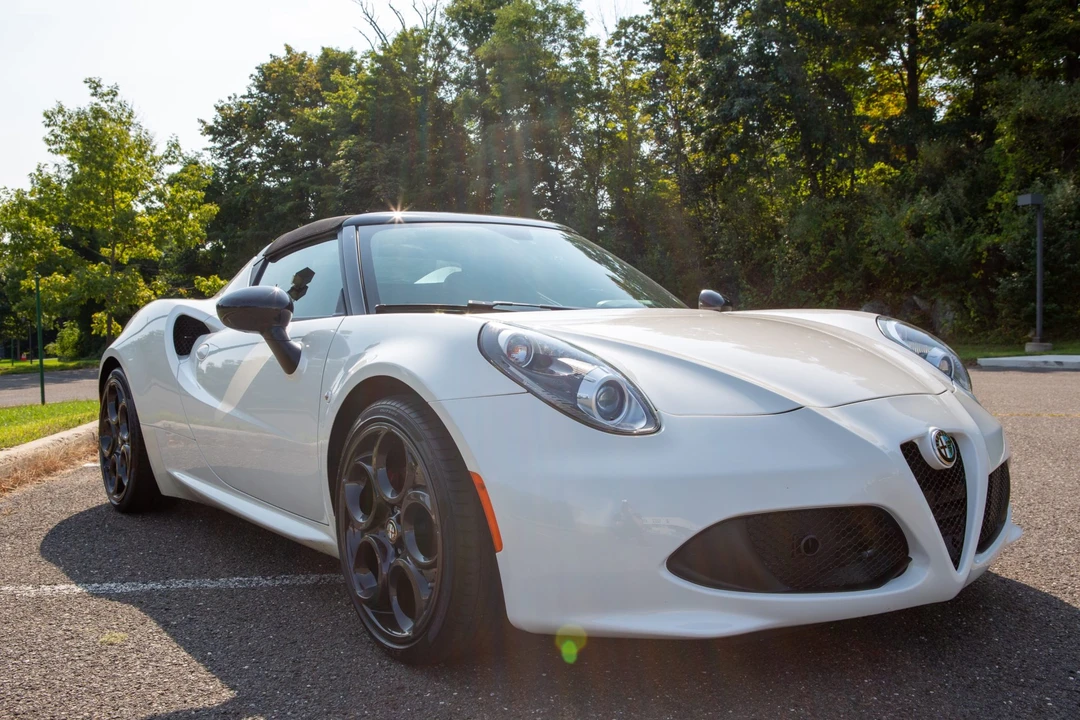 2015 Alfa Romeo 4C Spider - Image 7 of 31