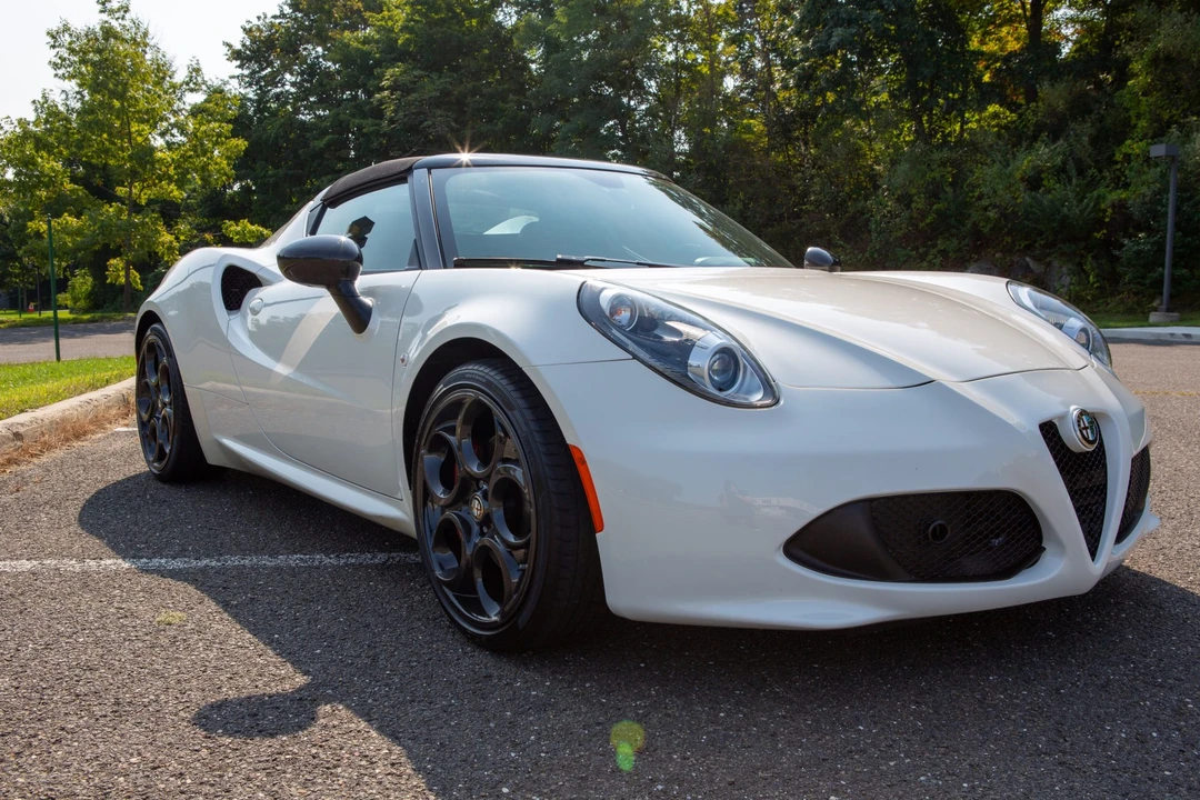 2015 Alfa Romeo 4C Spider - Image 6 of 31