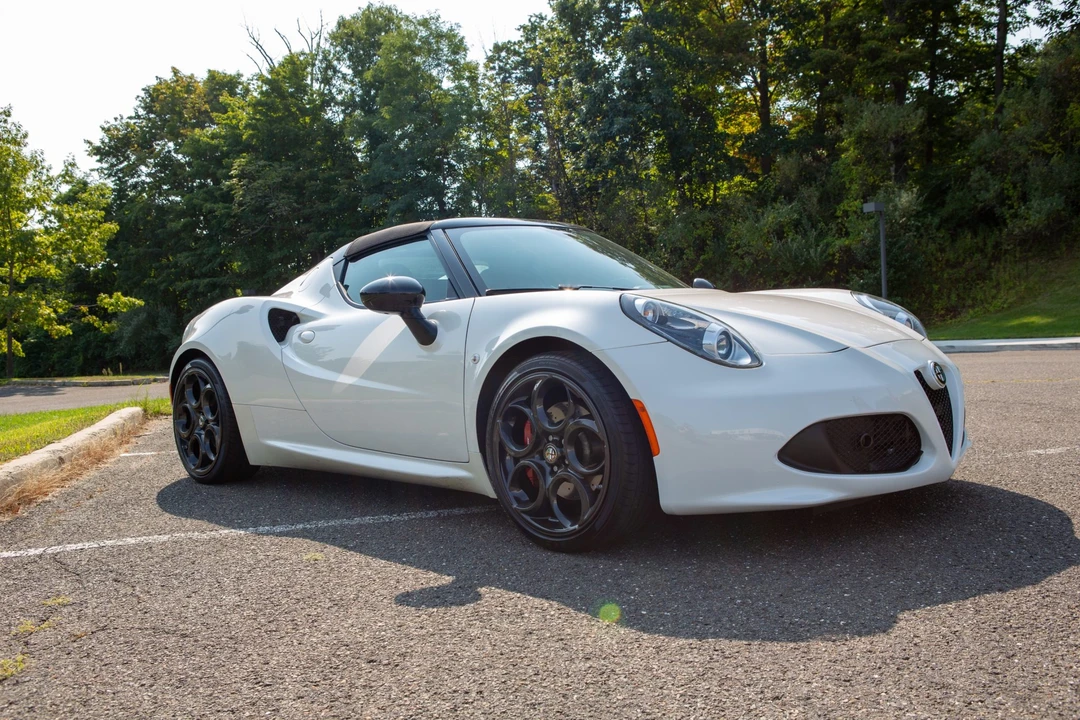 2015 Alfa Romeo 4C Spider - Image 8 of 31
