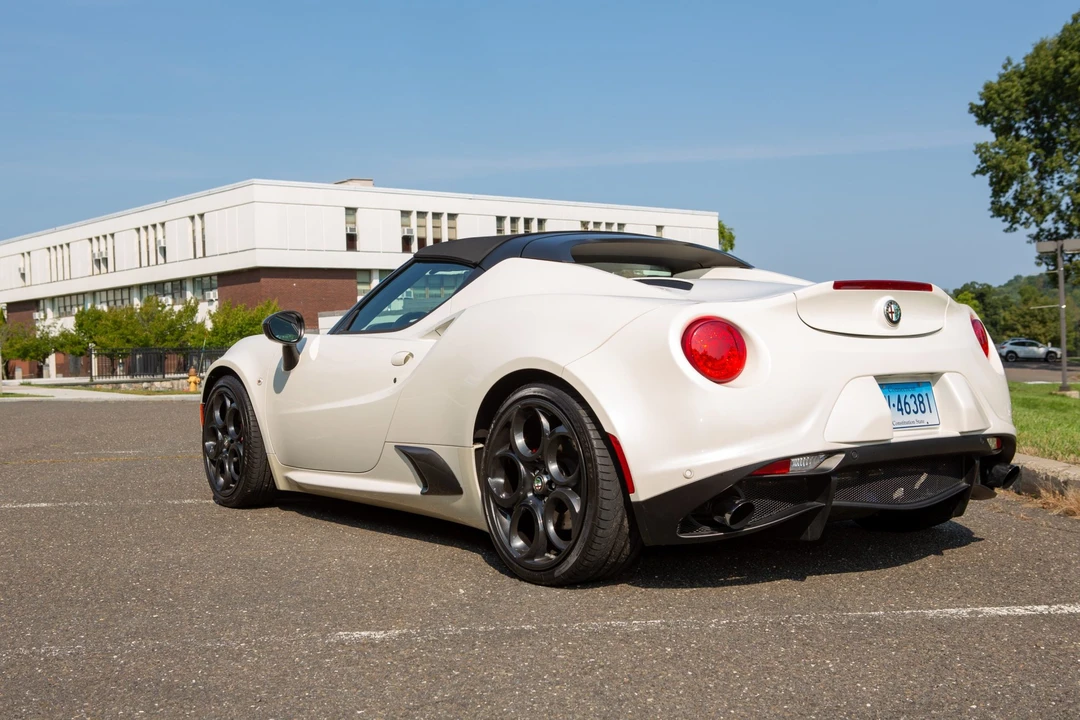 2015 Alfa Romeo 4C Spider - Image 11 of 31