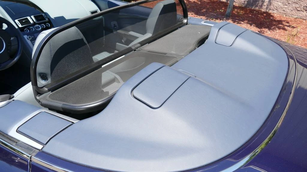 2015 Aston Martin DB9 - Image 28 of 31