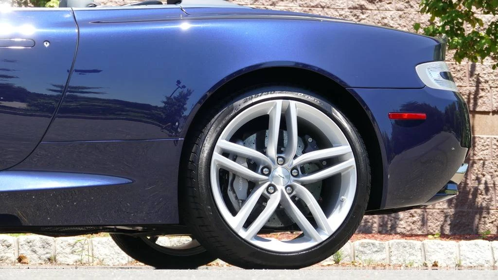 2015 Aston Martin DB9 - Image 18 of 31