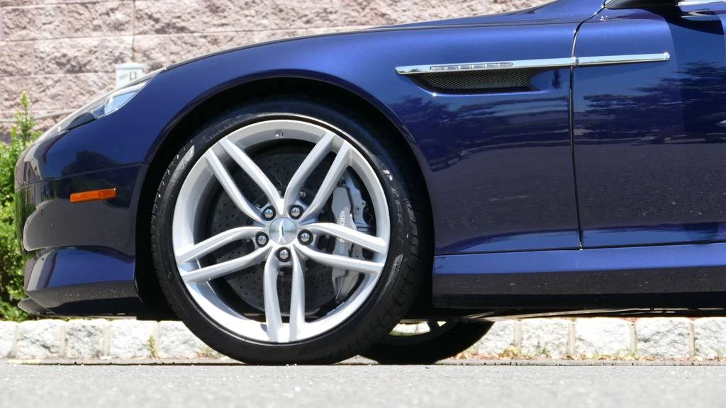 2015 Aston Martin DB9 - Image 17 of 31