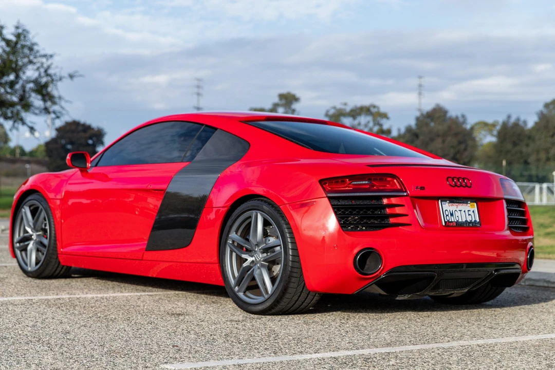 2015 Audi 42 R8 - Image 8 of 31