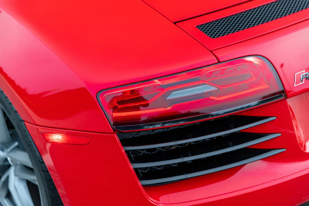 2015 Audi 42 R8 - Image 26 of 31