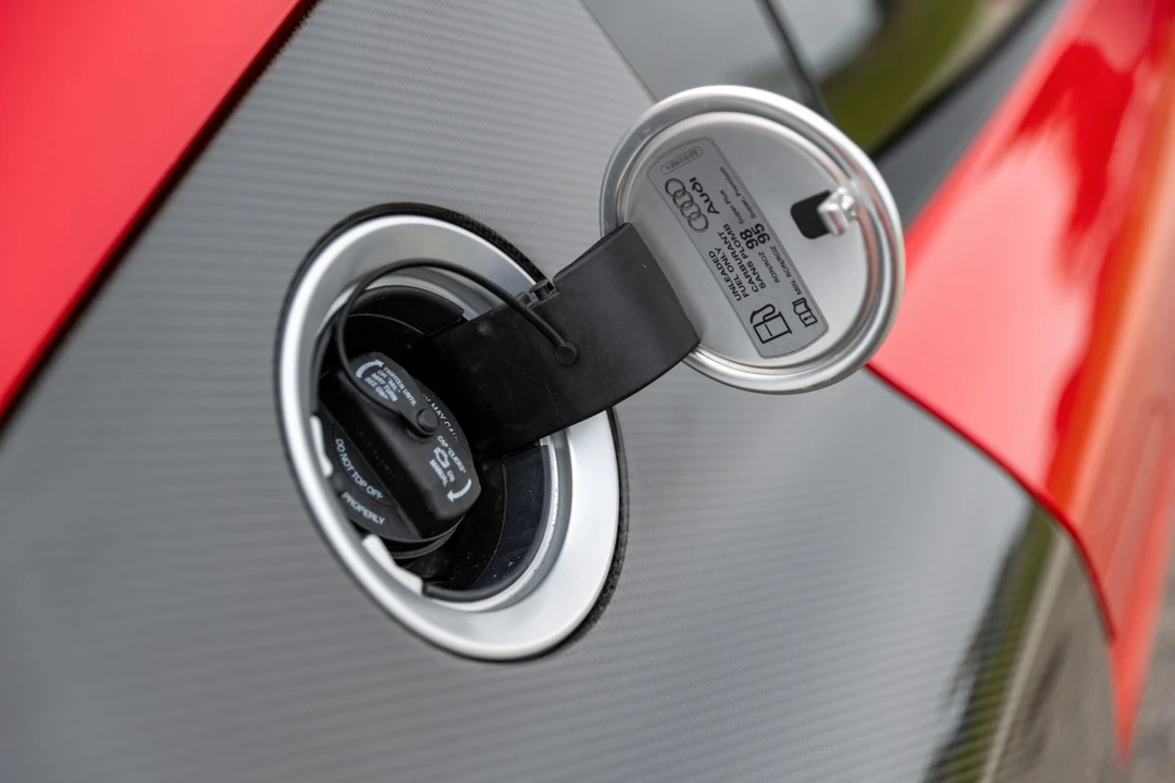 2015 Audi 42 R8 - Image 23 of 31