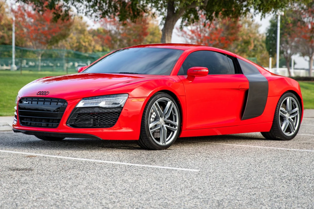 2015 Audi 42 R8 - Image 2 of 31