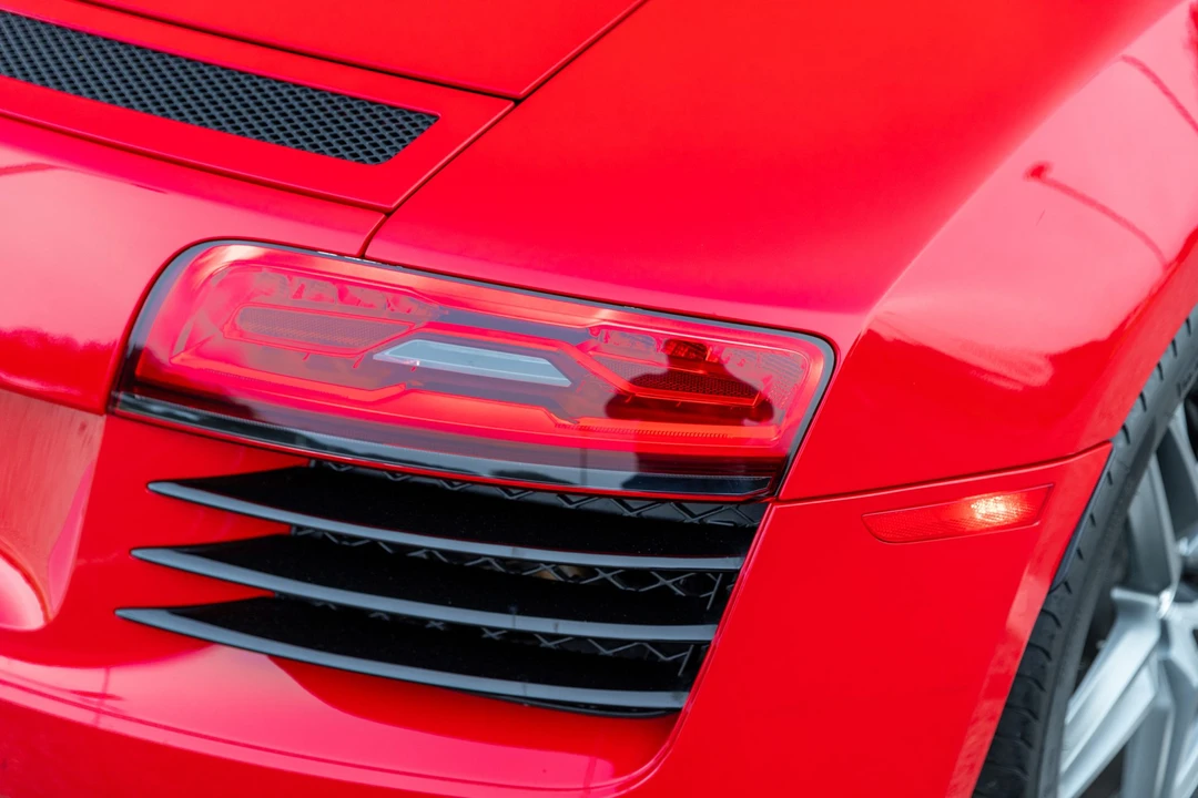 2015 Audi 42 R8 - Image 27 of 31