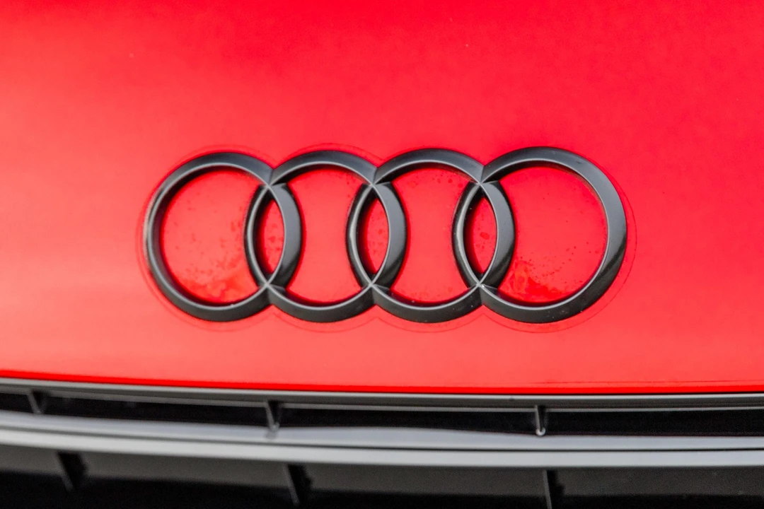 2015 Audi 42 R8 - Image 13 of 31