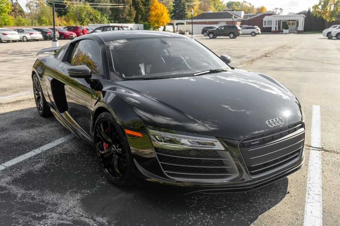 2015 Audi 42 R8 - Image 9 of 31